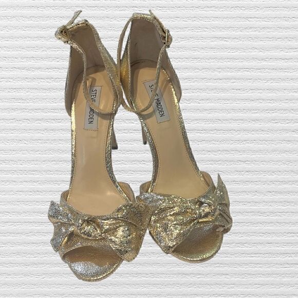 Steve Madden Xenia Gold Bow Heels - Picture 2 of 8